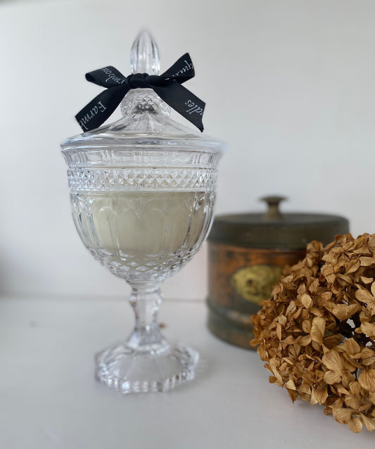 Buckingham glass candle