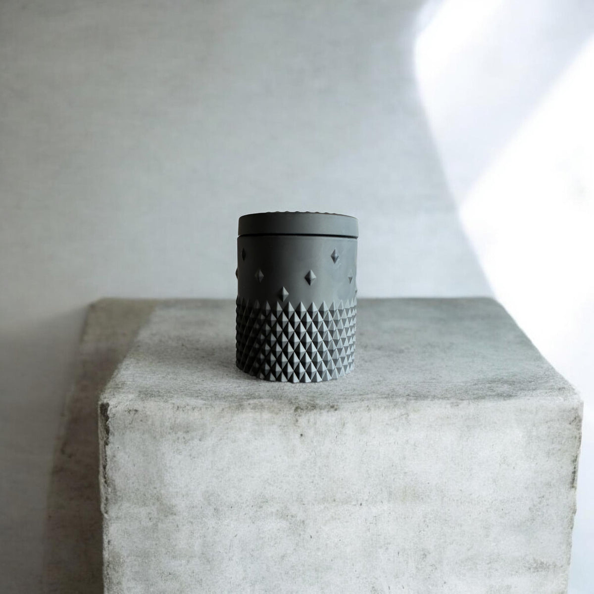 Stud glass jar